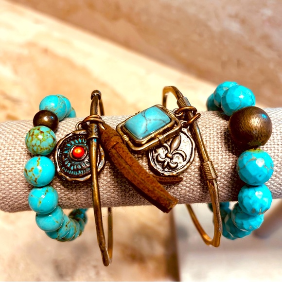 Touquoise assorted bracelets. - Picture 3 of 3